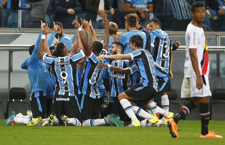 Grêmio virou em cima do ameaçado Joinville na Arena do Olímpico