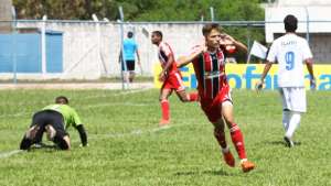 Corinthians supera o São Paulo e acerta com Isaac, do Bragantino