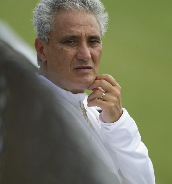 Tite não quer mais falar sobre os erros de arbitragem nos jogos do Corinthians
