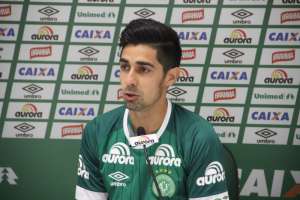 Flavinho é regularizado e já pode estrear pela Chapecoense
