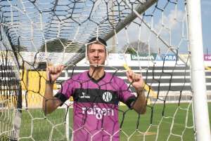 Copa Paulista: Revelação do XV comemora primeiro gol profissional