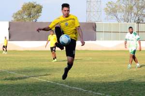Copa Paulista: Após jogo treino com goleada, volante Agenor deixa campo com dores musculares