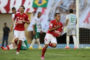 Série C: Moisés pode ser o quinto desfalque do Vila Nova para partida contra o Icasa