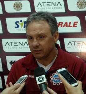 Série C: Beto Campos diz que 'abriu mão de outras propostas' em apresentação no Caxias