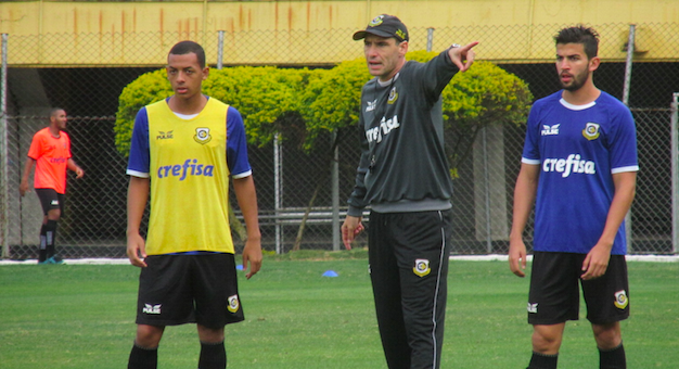 Wilson Júnior exigiu bastante do posicionamento dos jogadores do São Bernardo que vão pegar o Nacional na Copa Paulista