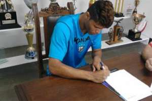Série B: Bragantino acerta com zagueiro Eder Lima, que estava na China