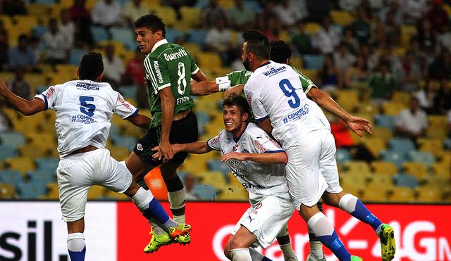 Gol nos acréscimos evitou vexame do Fluminense diante de seus torcedores nesta quinta-feira