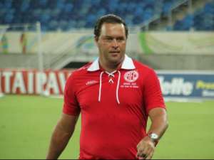 Série C: Roberto Fernandes espera negociação por atacante para definir titulares do América-RN