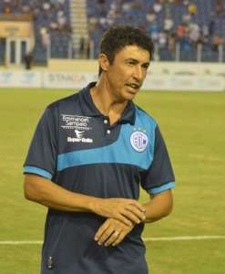 Série C: Técnico volta a fazer mudanças no Confiança para o final de semana