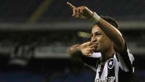 Botafogo x Paysandu - Fogão defende invencibilidade em casa contra Papão para seguir em busca do Vitória