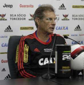 Oswaldo de Oliveira comanda 1º treino no Flamengo e destaca aplicação da equipe