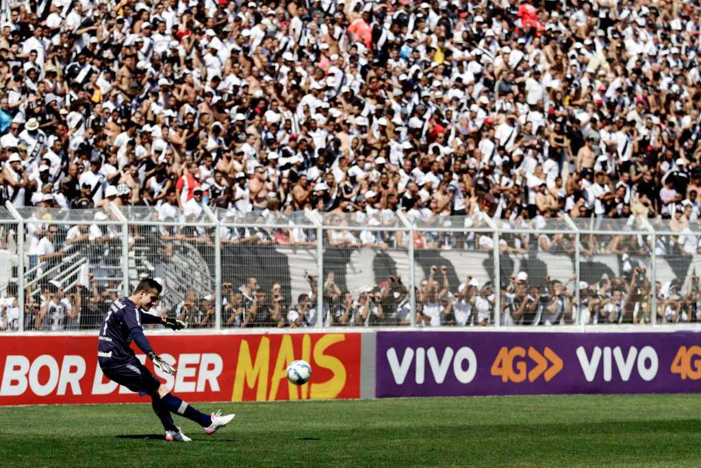 Marcelo Grohe fechou o gol do Grêmio contra a Ponte Preta neste domingo