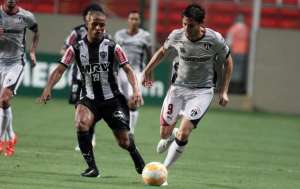 Após aliciamento de clube turco, Patric volta atrás e deve continuar no Atlético-MG