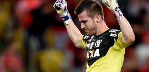 Recuperados, Paulo Victor e Marcelo Cirino treinam no Flamengo