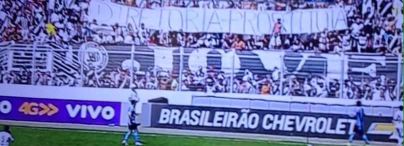 Faixa ofensiva à diretoria no empate contra o Grêmio deve levar Ponte Preta ao banco dos réus 3 0002050108388 img