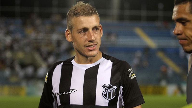 Uillian Correia pode reforçar o Cruzeiro nos próximos dias