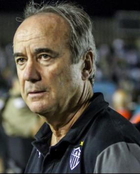 O técnico Levir Culpi e o volante Leandro Donizete brincaram com a imprensa durante a semana