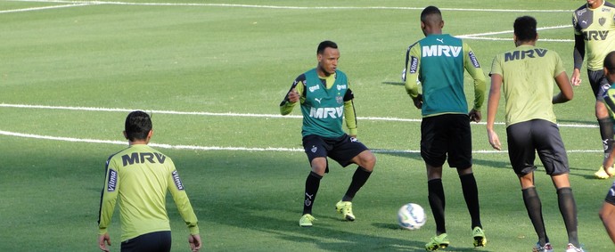 Escalado no ataque, Patric deve ser a grande novidade na escalação do Galo que enfrenta o Figueirense - Léo Simonini