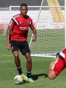 Depois de Ratinho, Joinville confirma zagueiro Luiz Gustavo do Botafogo-SP