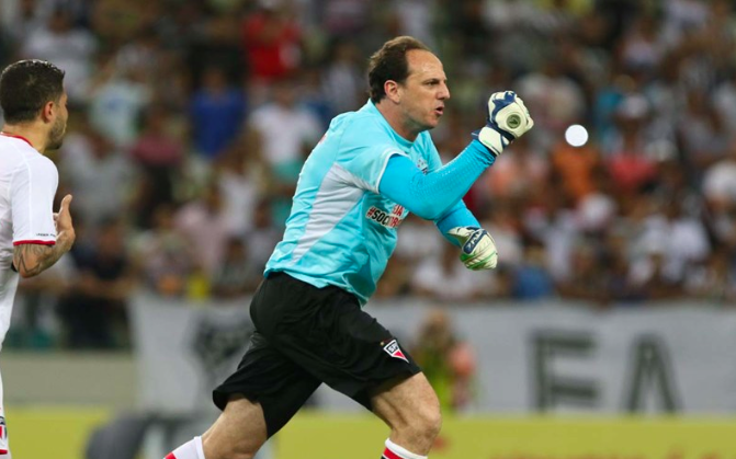 131º gol do ídolo sãopaulino Rogério Ceni em sua vitoriosa carreira. - saopaulofc.net