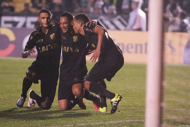 Brilhou novamente a estrela do centroavante Marcão na classificação do Figueira. - figueirense.com.br