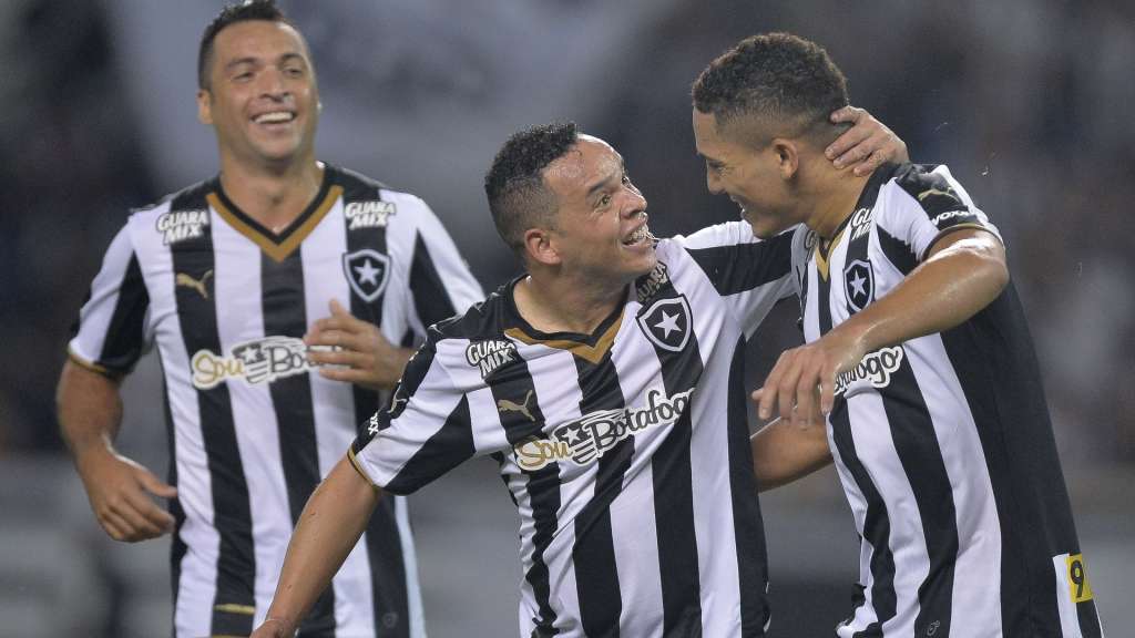 Botafogo tenta assumir a liderança na rodada