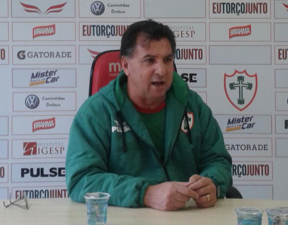 Estevam Soares pode trocar as duas laterais da Portuguesa