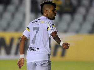 Lesionado, Gabriel desfalca Santos contra o Cruzeiro no Mineirão