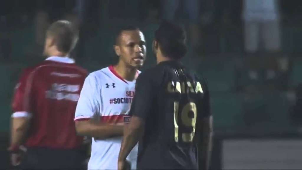 Luis Fabiano é absolvido por trocar tapas com Carlos Alberto 2 0002050109234 img