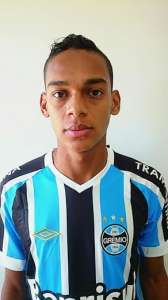 Grêmio acerta com zagueiro Charles, jovem do Icasa