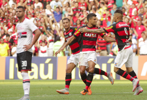 Oswaldo de Oliveira adia definição dos substitutos dos lesionados Ederson e Guerrero no Flamengo