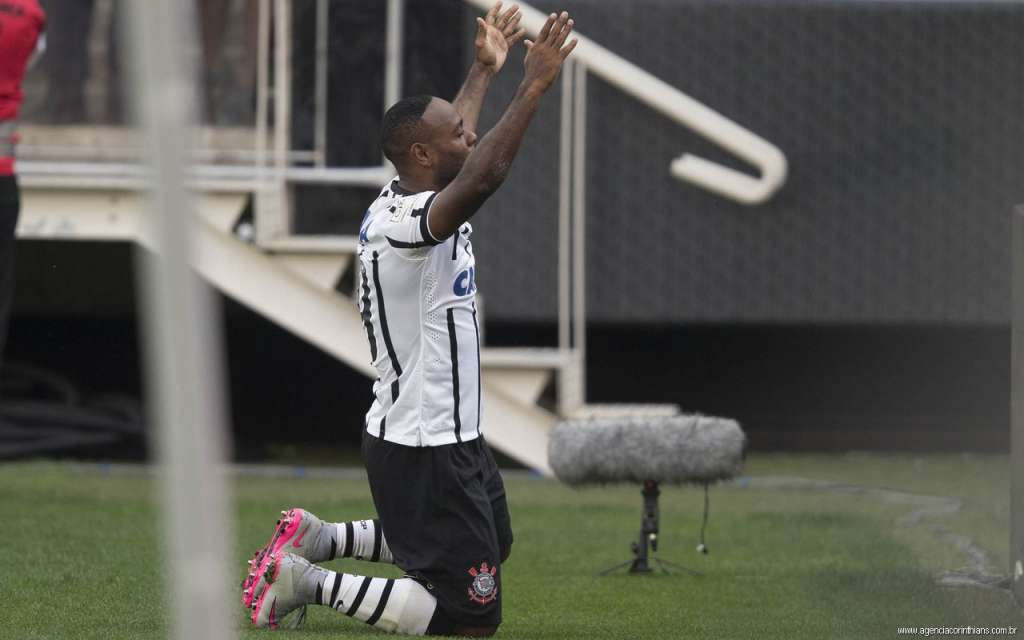 Corinthians lidera o Brasileirão