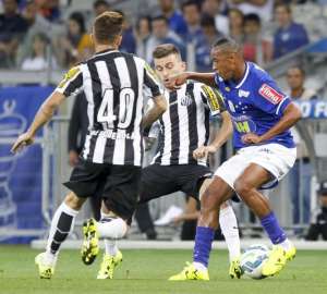Lucas Lima comemora Santos 'colado' no G4 do Brasileirão