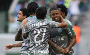 Companheiros blindam Gabriel Jesus para evitar euforia no Palmeiras