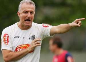 Dorival pode perder Gabriel e já espera por Ledesma no Santos