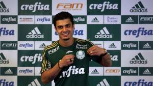Marcelo sai em defesa de Egídio e garante lateral como titular no Palmeiras
