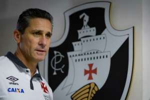 Pior ataque do Brasileirão, Vasco trabalha finalizações em reapresentação