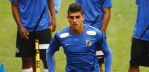 Emprestado pelo Santos, lateral Emerson Palmieiri acerta com a Roma