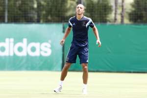 Palmeiras renova com zagueiro Vitor Hugo por cinco temporadas