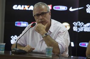 Roberto Andrade cobre as contas sem comprometer orçamento da base