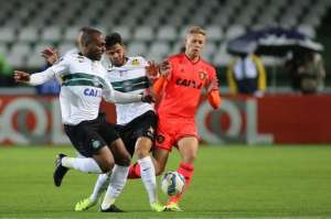 Coritiba 0 x 0 Sport - Em jogo fraco, Coxa e Leão não saem do zero e se complicam