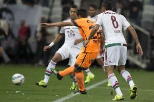 Tite pede cautela com Marciel, destaque da vitória sobre o Fluminense