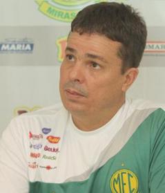 Piza é o técnico da rodada