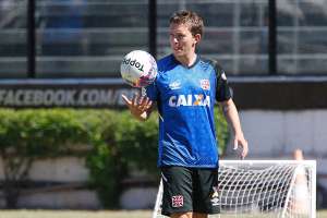 Sem espaço com Jorginho, Dagoberto deixa o Vasco e acerta com Náutico