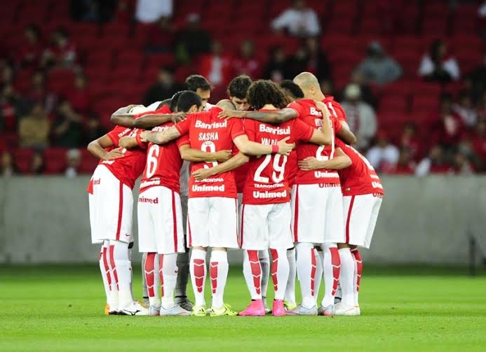 Jogou pouco esse time contra o Vasco