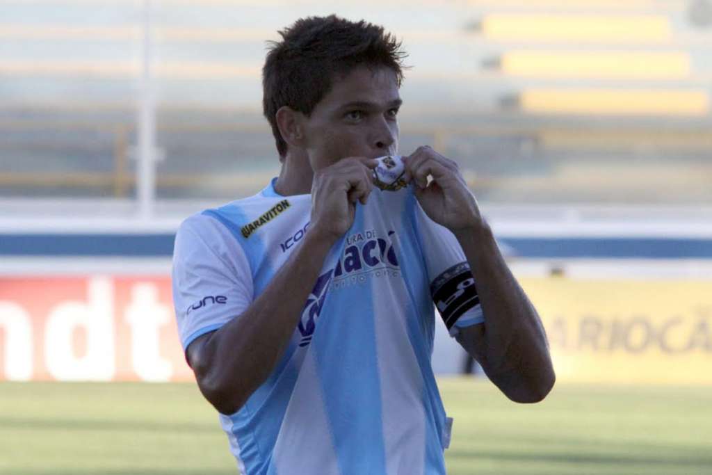 Gedeil completa 250 jogos com a camisa do Macaé