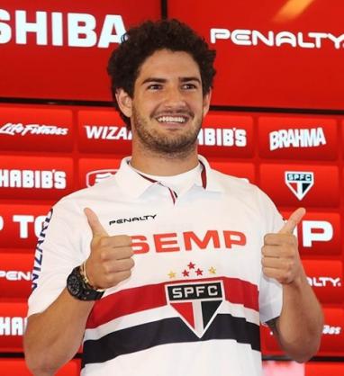 Presidente do São Paulo tem intenção de adquirir os direitos de Pato