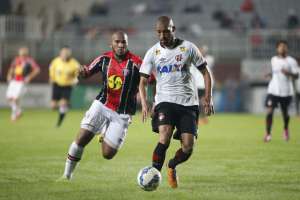 Atlético-PR x Joinville - Furacão não quer saber de zebra para se manter no G4