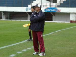 Tupi x Caxias - Galo encara lanterna para disparar na ponta