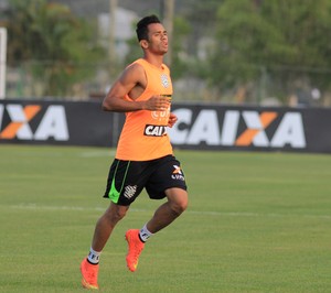 Suéliton deve ser titular contra o Cruzeiro